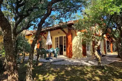 Image de Maison de plain pied pour 5 vacanciers avec jardin partagé aux pieds de la plage surveillée. . .