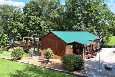 Image de 3 Bedroom, 1 1\/2 bath, Lakeview Cabin ---------pontoon available- June-Sept