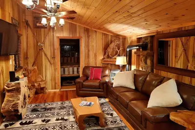 Image de Cabane Twin Creeks isolée et confortable mise à jour