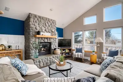 Image de Away At Last by AvantStay | Gorgeous Beach House, Steps to the Beach