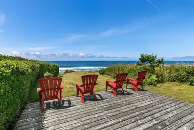 Image de The Pilot House by AvantStay | Stunning Home Right On Arch Cape Beach!