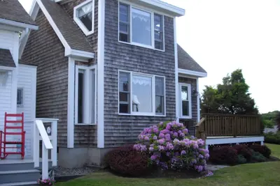 Image de Perkins Cove Gem - Q934 Ocean view home with one bedroom loft in the heart of Perkins Cove