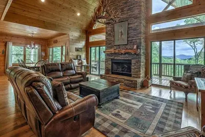 Image de Rudy's Retreat - Mountain View | Pet Friendly | Pool Table | Air Hockey