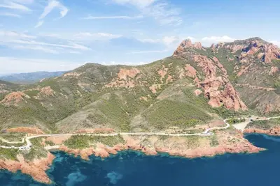 Image de 120 m plage Agay- Vue mer- 2 chambres - 6 pers- terrasse - jardin -parking fermé