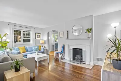 Image de Stylish ♥ Baby Friendly ♥ 15min to Dt Pgh ♥ Great Yard