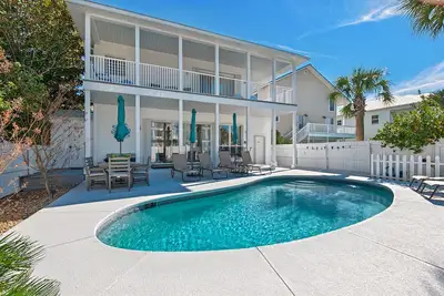 Image de Pet Friendly Beautiful Beach Home | Private Heated Pool | Golf Cart & Walk2beach