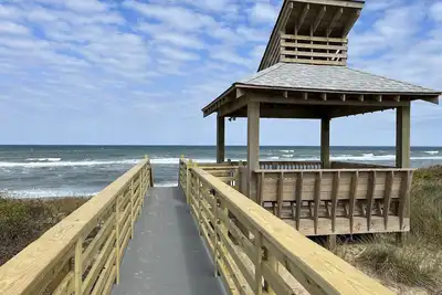 Image de Enjoy a getaway to remember at Dune't Worry, Beach Happy!