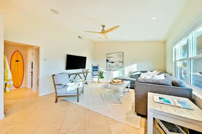 Image de Ev charger, Jacuzzi, Pool, Sonos, 5 min walk Beach, 8 min drive to Legoland,