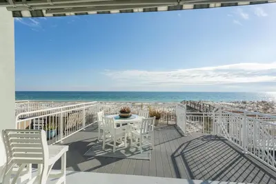 Image de Contemporary Gulf Front Townhome Just Steps from the Water