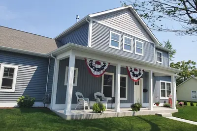 Image de Newer home in downtown Grand Haven come and enjoy summer in coast guard city Usa