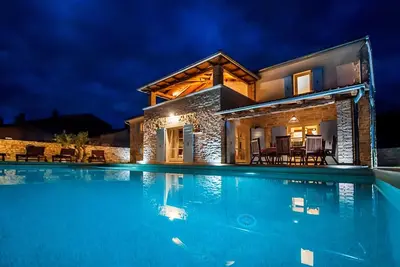 Image de Charming Villa Tomani with pool and jacuzzi