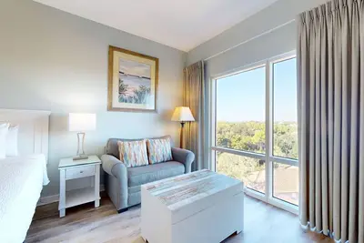 Image de 2-unit retreat w/ luxe amenities - steps to the sand