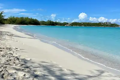 Image de Hillside Villa:Pool, Resort Perks & Close to Stunning Jolly Hall Beach!