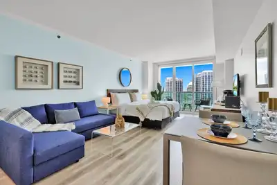 Image de Beautiful Blue & Gold Studio with Ocean View
