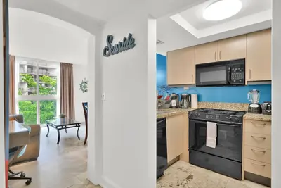 Image de Relaxing Condo Hotel in the Grove, Free Parking