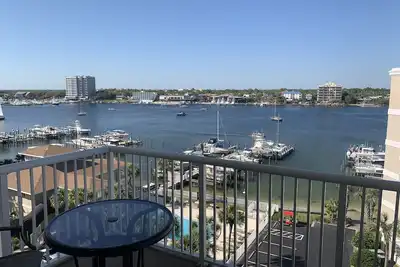 Image de Great view of  Destin Harbor from the penthouse location.