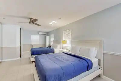 Image de Studio bungalow with free wifi, central ac, & patio - snowbirds welcome