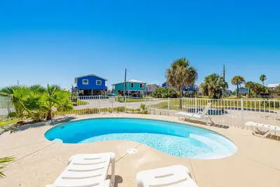 Image de Mobile Bay Home w/ Fishing Dock - 1 Block to Beach & Near Marina