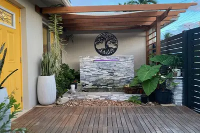 Image de Stunning, luxury retreat-style home on the water. Breakfast included.