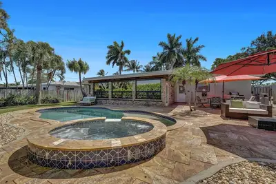 Image de Tropical Bliss Alfresco Villa - pool & hot tub - under 10 minutes to ocean