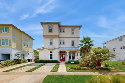 Image de All-suite Frangista Villa with private outdoor pool - 1 block from the beach