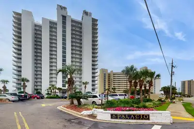 Image de Beachfront Palacio condo steps to sand - pools, hot tub & tennis