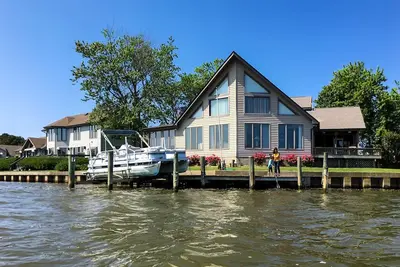 Image de Bayfront Home on Deep Water with dock, bay-view deck, WiFi & community pools