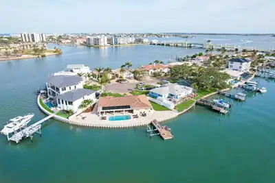Image de Chic waterfront retreat with private pool & outdoor kitchen - near the beach