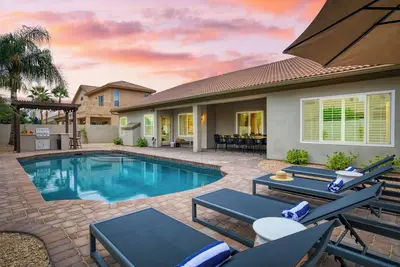 Image de Pool Oasis w/ Outdoor Bar, Dining & Grill | Pool Table | Palo Santo by AvantStay