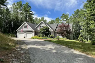 Image de Outdoor family fun on beautiful Messer Pond - 11 miles from Mt Sunapee!
