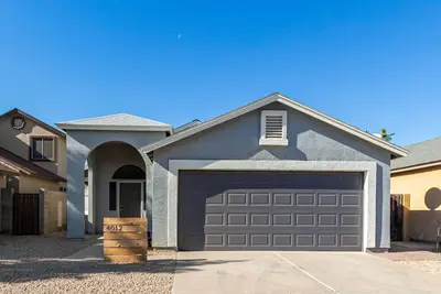 Image de comfy! Entire home-near Cardinals Stadium