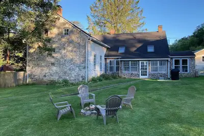 Image de Historic stone farmhouse with rail trail and river access