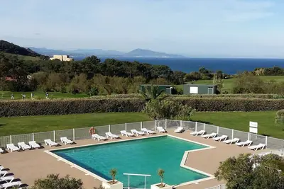 Image de Studio à 600m de la Plage | Accès piscine