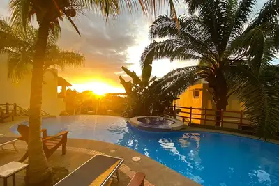 Image de Coco Sunset Getaway: 3 min walk from the beach