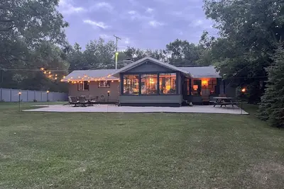 Image de Private Lakefront Cottage on North Shore Sand Point.