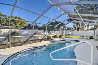 Image de 4 Mi to Beach: Gem w/ Pool & Lanai in Seminole!