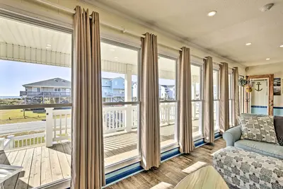 Image de Coastal Home: Walk to Holden Beach!