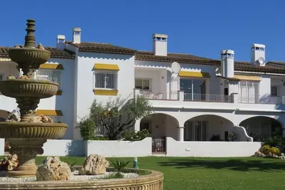 Image de Appartement 'Les Fonts 83' avec piscine partagée, terrasse privée et balcon
