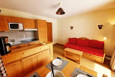 Image de À 150m des pistes de ski, 2ème étage, piscine, balcon, parking, télévision, casier à ski, 32m², Vars