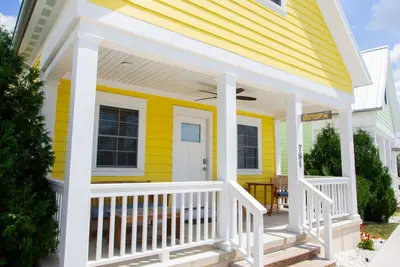 Image de Sunset Escape - 1 Bed\/2 Loft Lakeside Cottage!