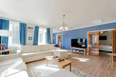 Image de Near Downtown & On the Water! Sweet Retreat!