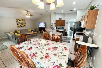 Image de Single house: 12guests, 4bds/2baths, large backyard.