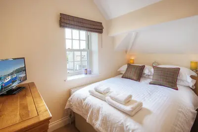 Image de Two Bed Police House-Cottage-Salle de bain et douche