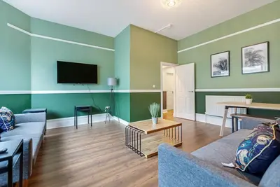 Image de Appartement-Moderne-Salle de bain et douche-Forest