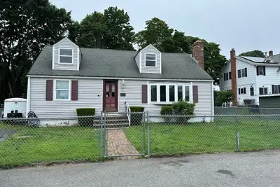 Image de Niantic Beach House! Sleeps 8, walk to Crescent Beach! .