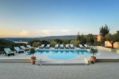 Image de Villa Luce del Sole with Pool