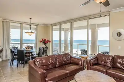 Image de Beautiful Gulf Front View, 2 Balconies Featuring a Grill
