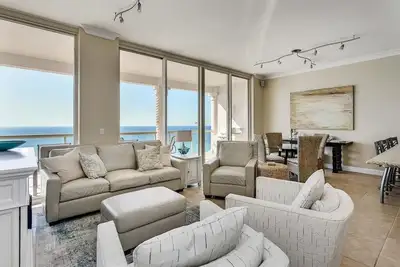 Image de Amazing Beach Views + Seasonally Heated In/Outdoor Pools!