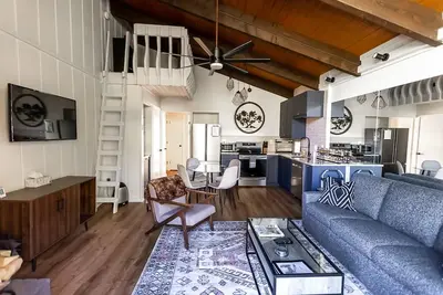 Image de Couple's Mountain Retreat: Summer Paradise! Views, Hiking, Biking, and more!