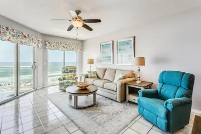 Image de Dazzling Beachfront Condo! Heated Pool & Spa! Free Beach Chairs and Umbrella!